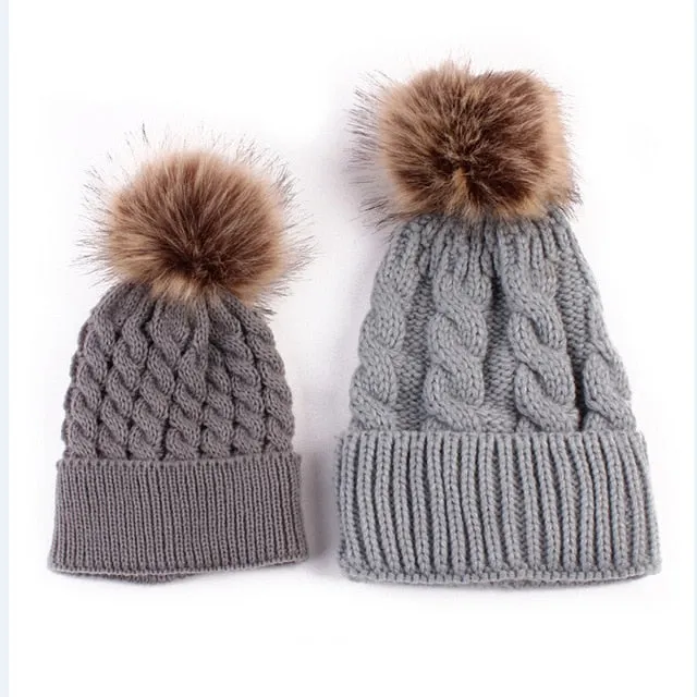 2018 2PCS/set Mom Mother+Baby Knit Pom Bobble Hat Kids Girls Boys Winter Warm Beanie Hats Accessories