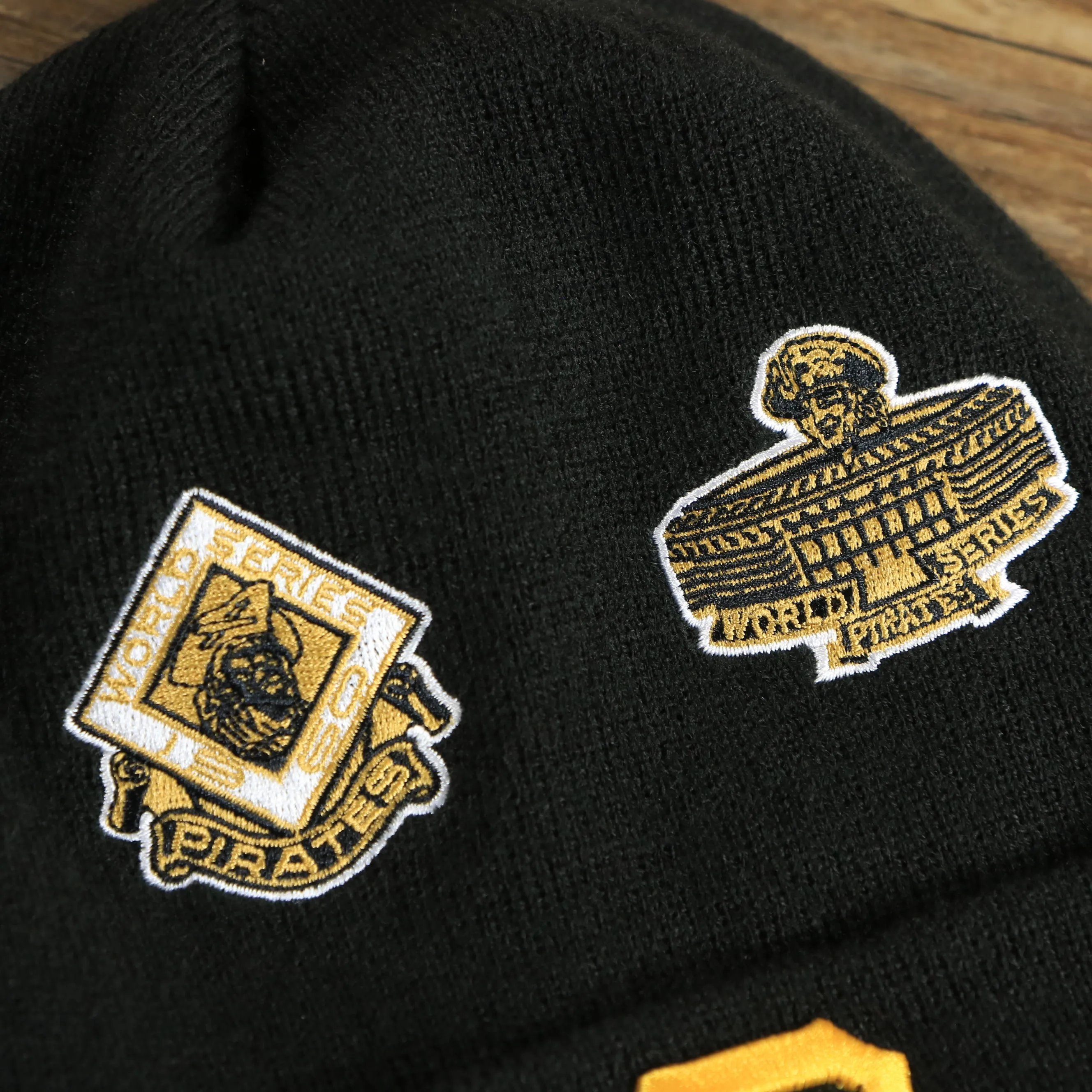 Pittsburgh Pirates All Over World Series Side Patch 5x Champion Knit Cuff Beanie | New Era, Black