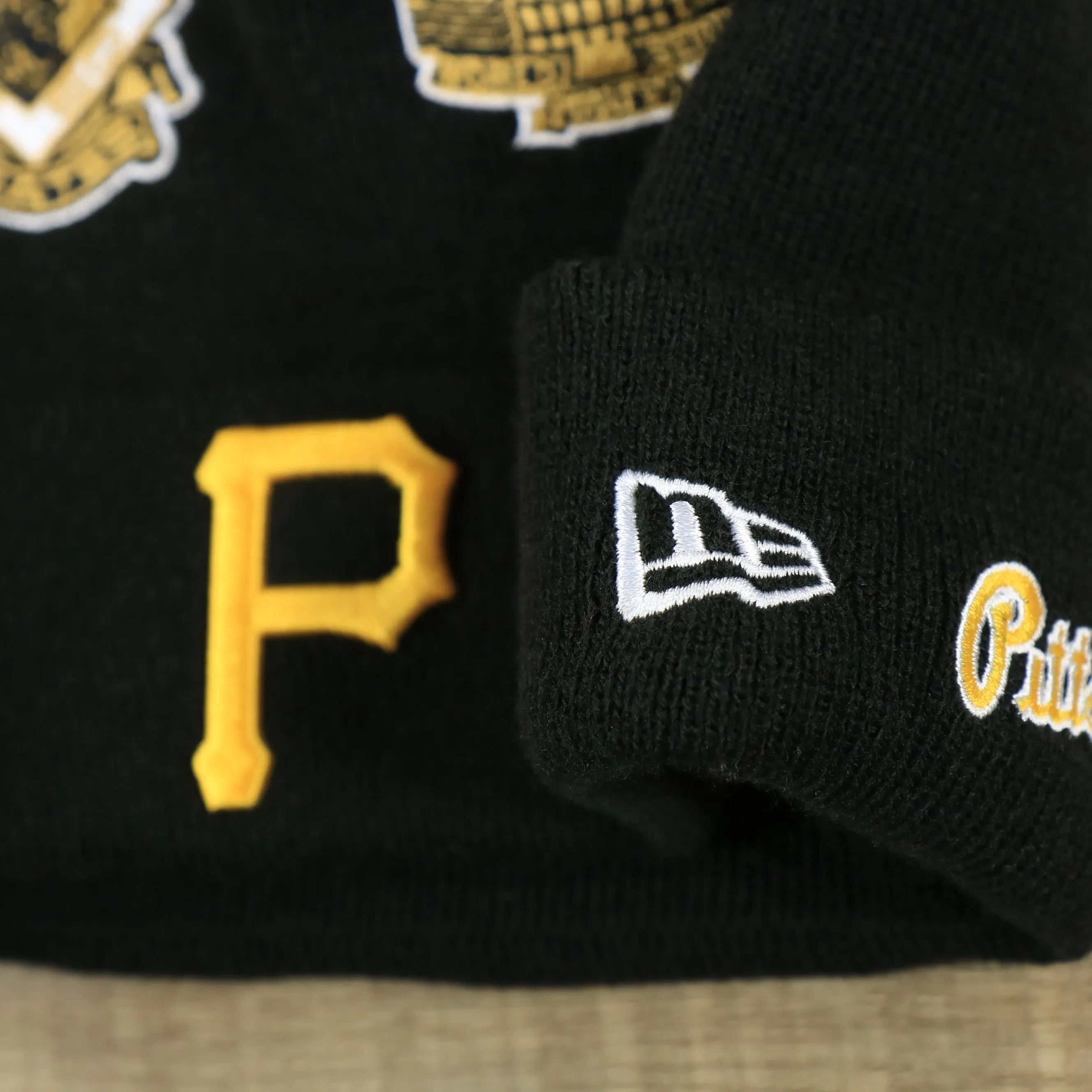 Pittsburgh Pirates All Over World Series Side Patch 5x Champion Knit Cuff Beanie | New Era, Black