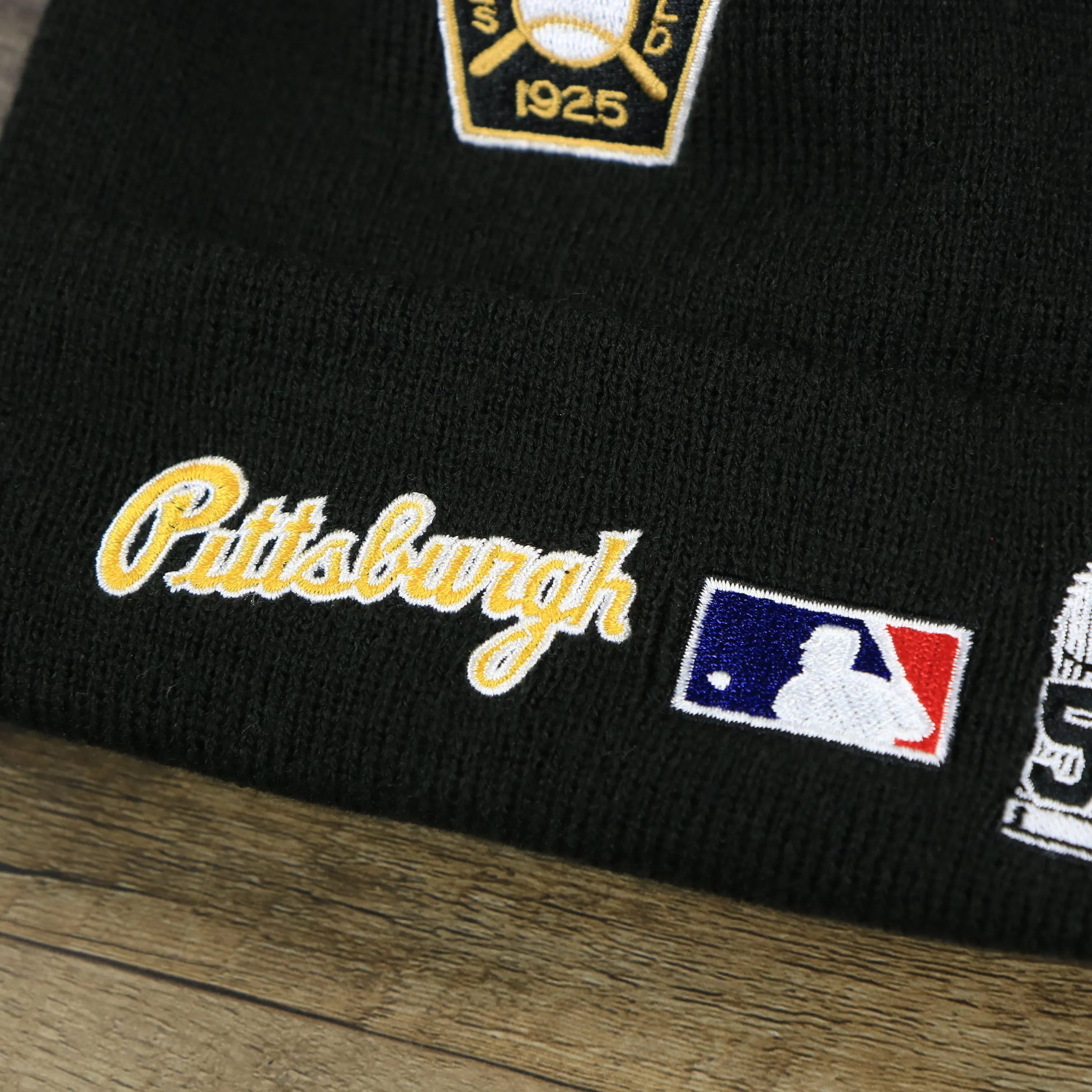 Pittsburgh Pirates All Over World Series Side Patch 5x Champion Knit Cuff Beanie | New Era, Black