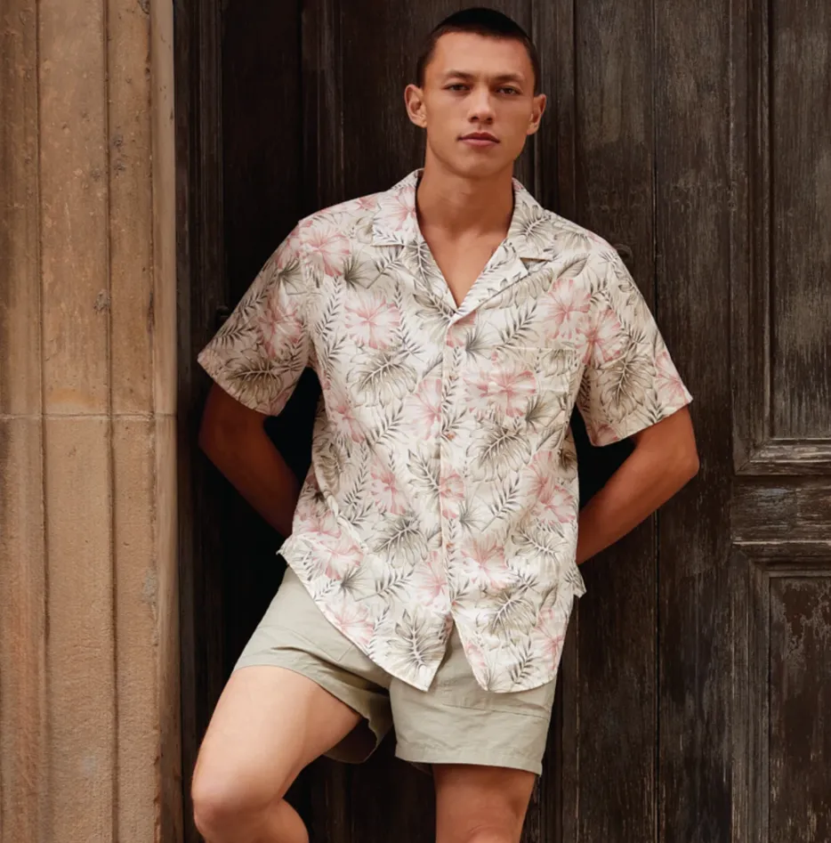 TROPICAL PRINT SHORT SLEEVE SHIRT